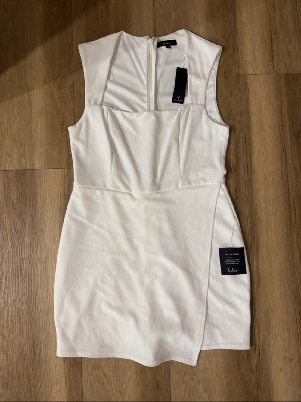 Lulu's White Sleeveless Square-Neck Romper